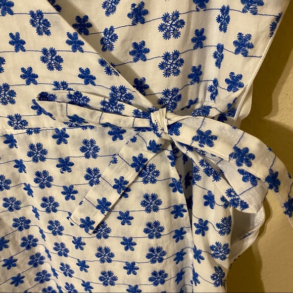 White & Blue Floral Wrap Tie Dress - Picture 3 of 7